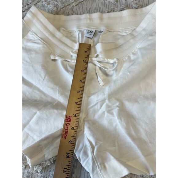 GAP Women's Maternity Linen-Cotton Shorts Size Medium Color New Off White - Picture 5 of 8